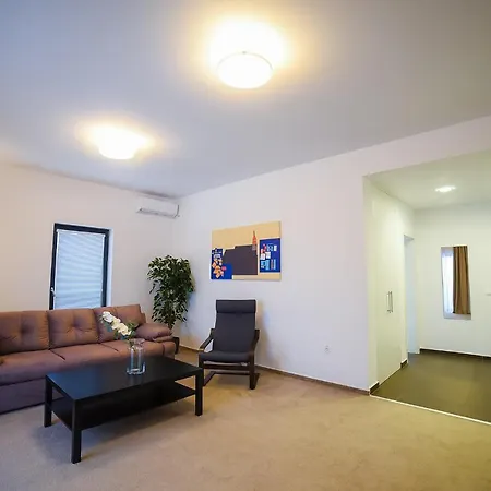 22 Apartment